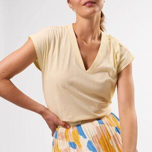 Amour Vert V Neck Solid Tee Size Small Anise